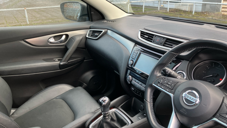 Nissan Qashqai 1.3 DiG-T Tekna 5dr Petrol Hatchback